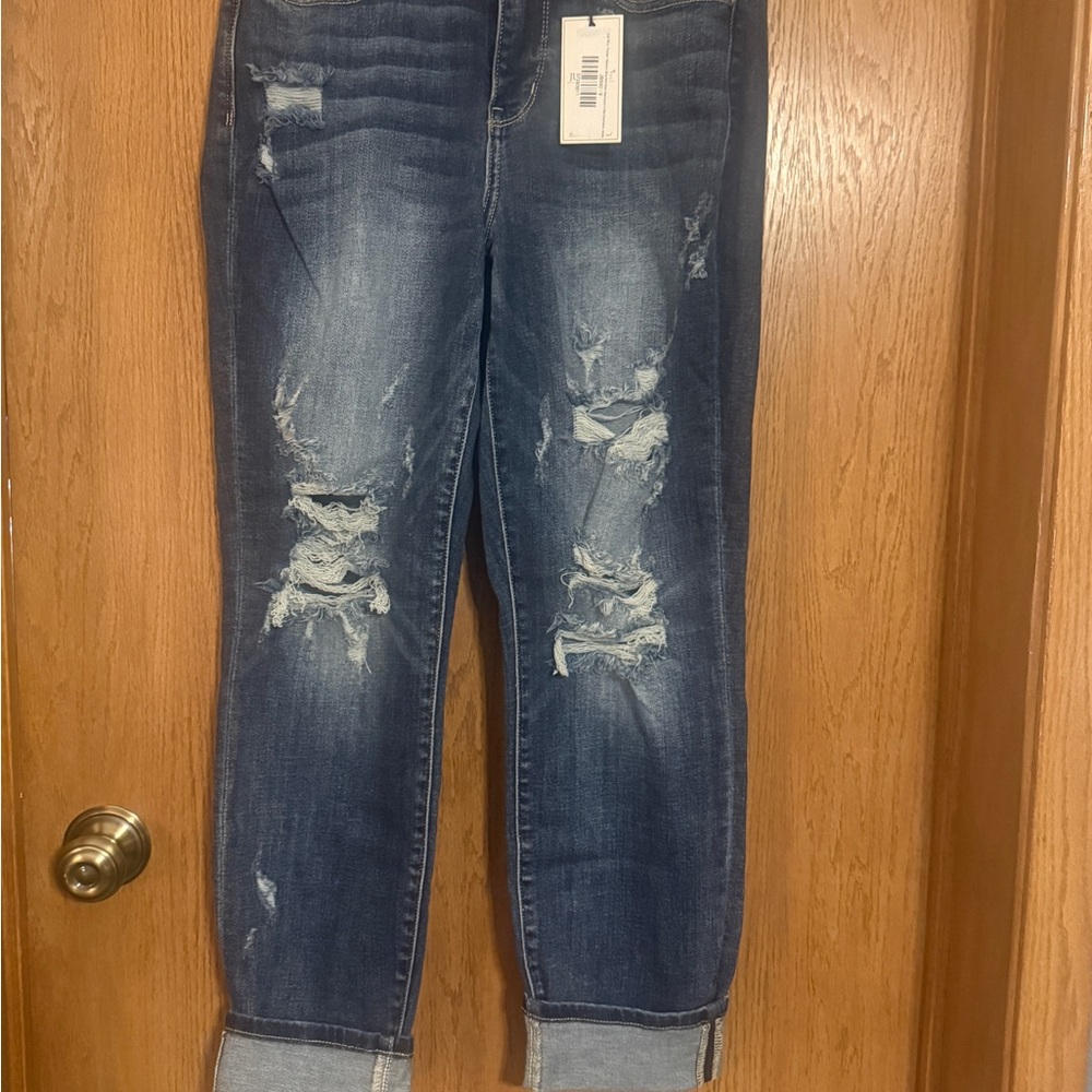 Judy Blue Distressed Ankle Jeans in Dark Blue